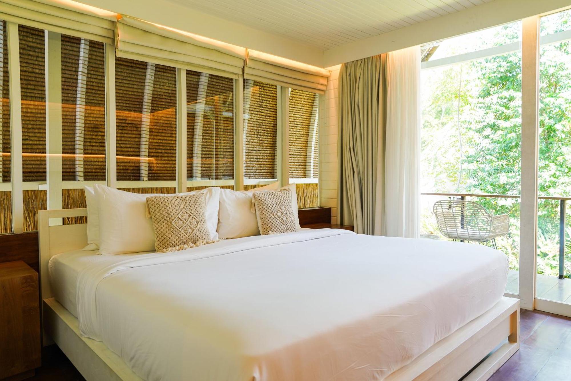 Lumi Hotel 4*