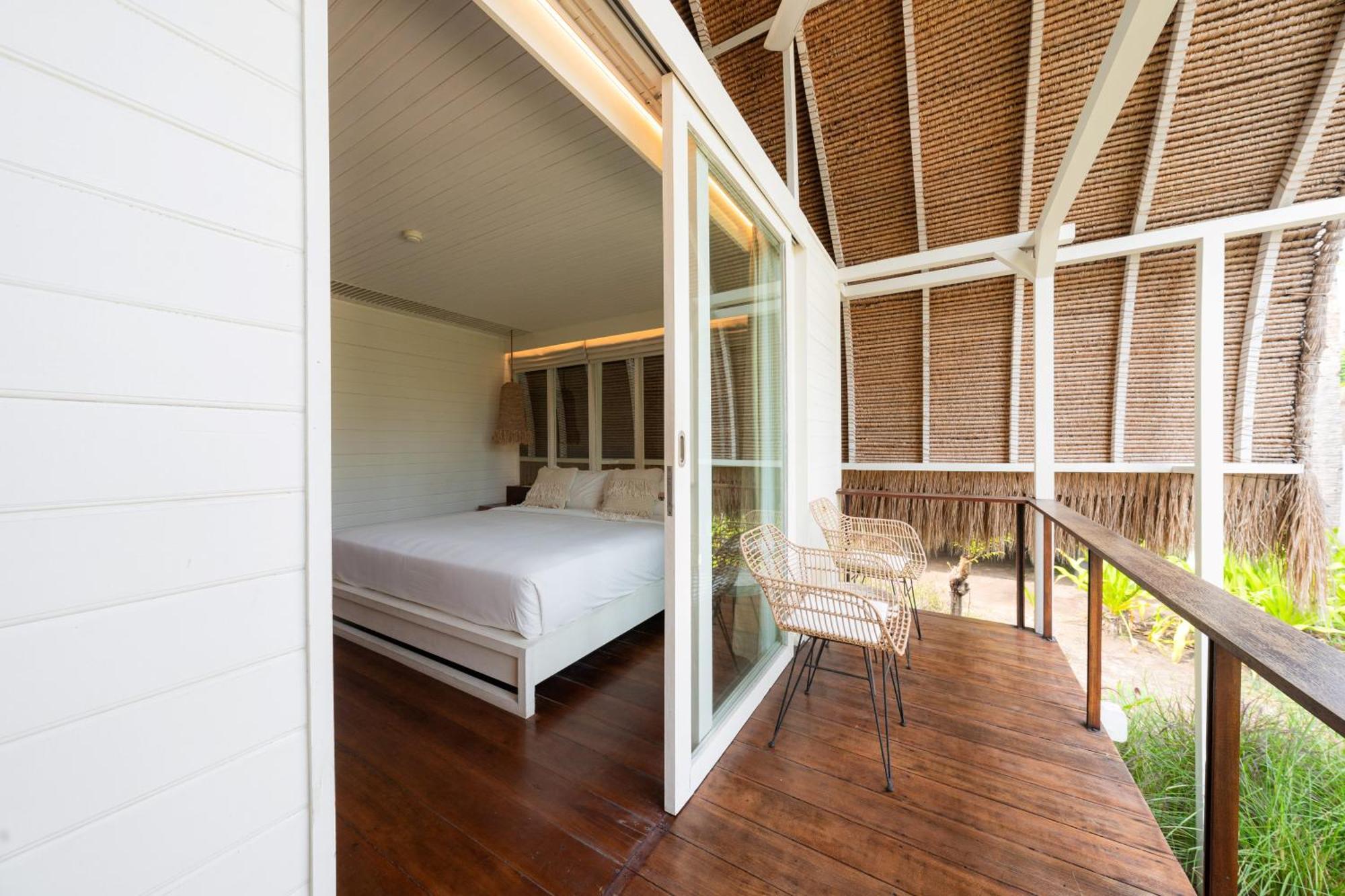 Lumi Hotel 4*